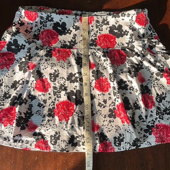 Ibkul Linited Edition 14in Swing Skort Xenia Red and Black Floral NWT - Picture 14 of 14